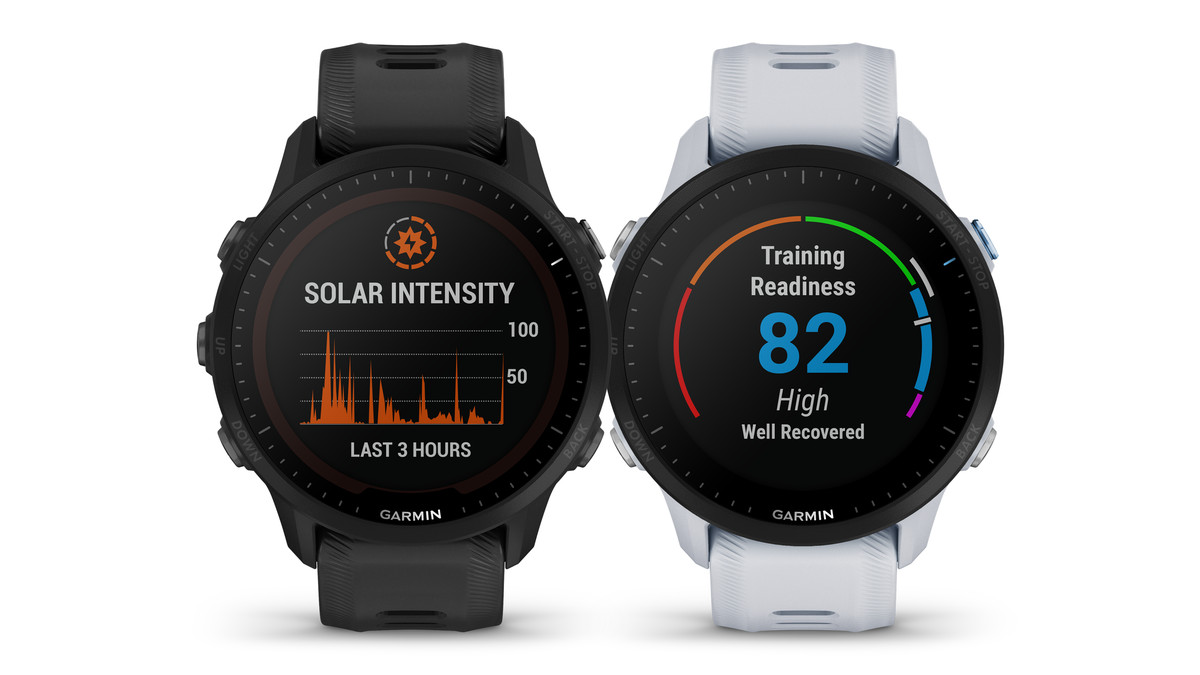 The garmin forerunner 955 solar and non-solar models side by side