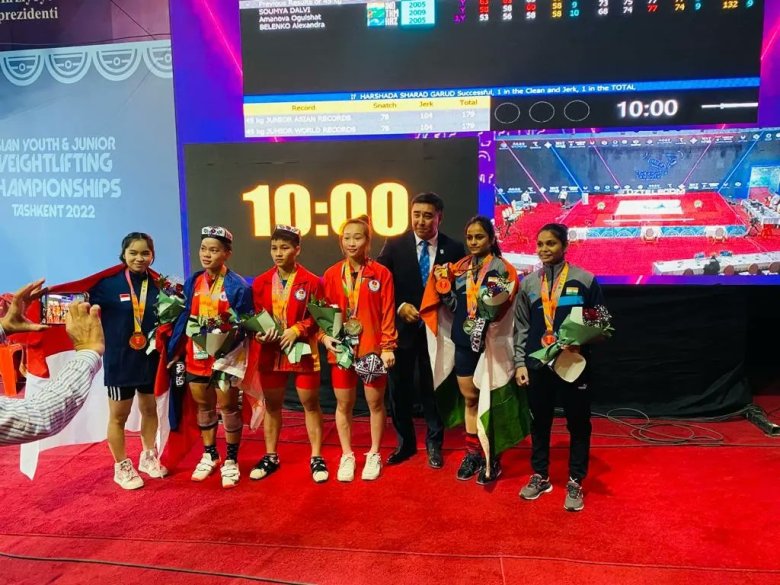 Harshada takes gold at asian youth and junior weightlifting cships