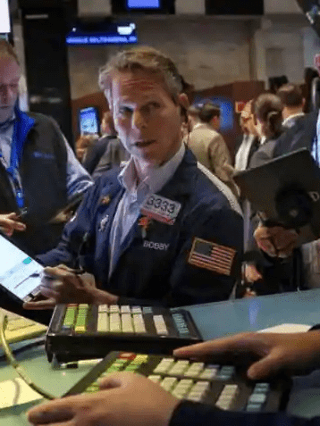 Stock futures inch lower as Wall Street awaits final trading day of 2022